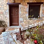 Pinecone Lodge, River Garden * Eptalofos