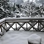 Pinecone Lodge, River Garden Apartment *