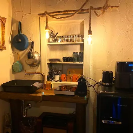 Pinecone Lodge, Wellness Garden Lejlighed Eptálofos