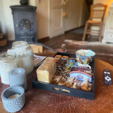 Pinecone Lodge, Wellness Garden Lejlighed Eptálofos