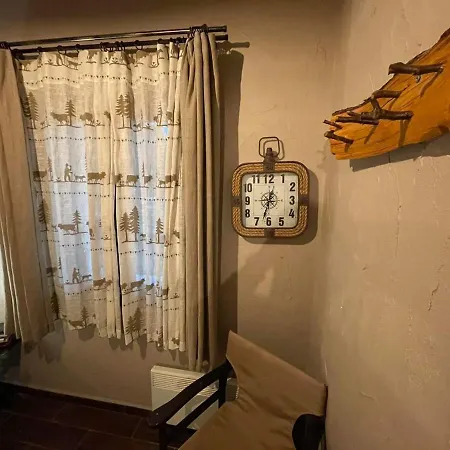 Pinecone Lodge, River Garden Apartment *