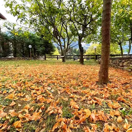 Pinecone Lodge, River Garden * Eptalofos