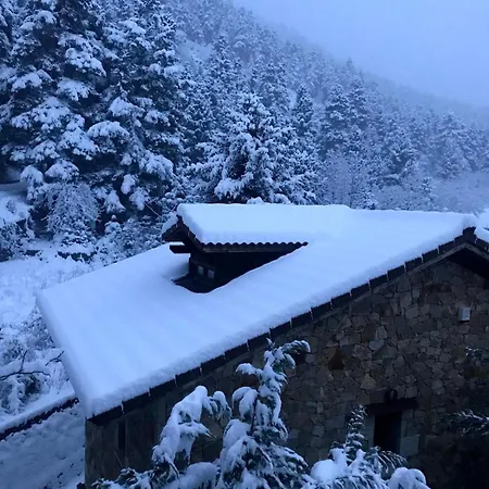 Pinecone Lodge, River Garden *
